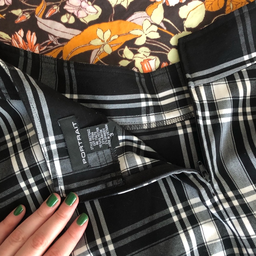 Black and White Plaid Circle Skirt - Picture 5 of 7
